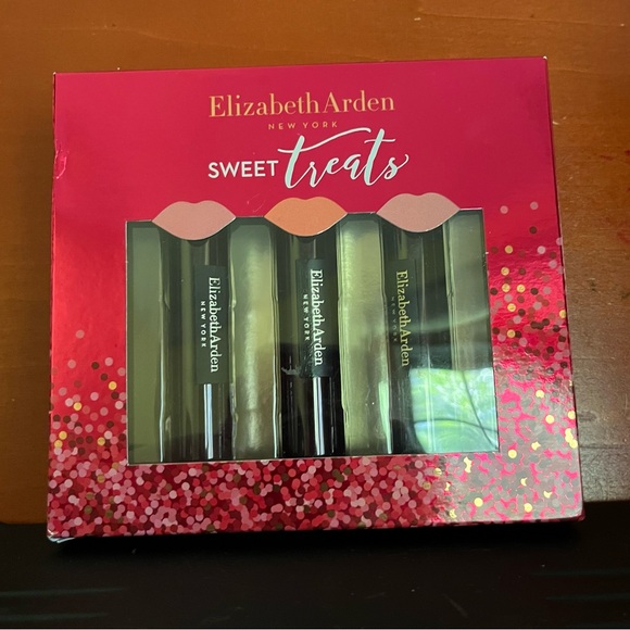 Elizabeth Arden Other - Elizabeth Arden Pink and Red Lip Balm & Gloss Set